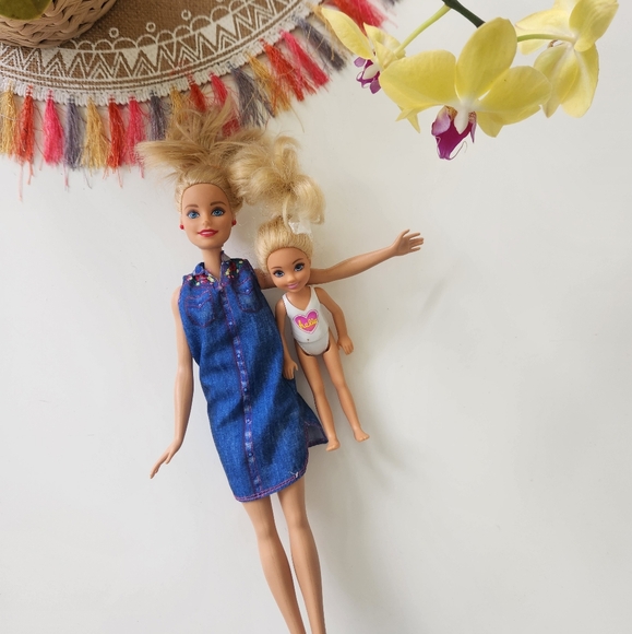 2 Barbies set, a girl and a Ken - Picture 2 of 4